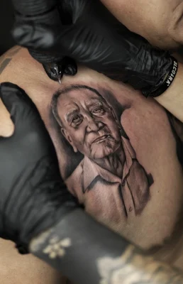 Old Man Portrait-black-and-grey-realistic-tattoo-Qneedle HCM