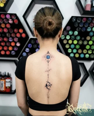 Fine-line tattoo spine-Qneedle-Studio-HCM