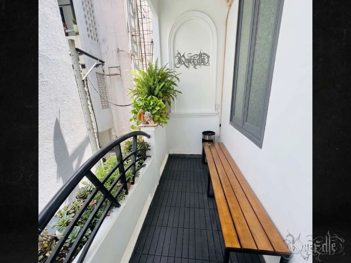 balcony - smoking - area- qneedle Qneedle -Tattoo - Studio -Hochiminh - Best Tattoo Studio HCM