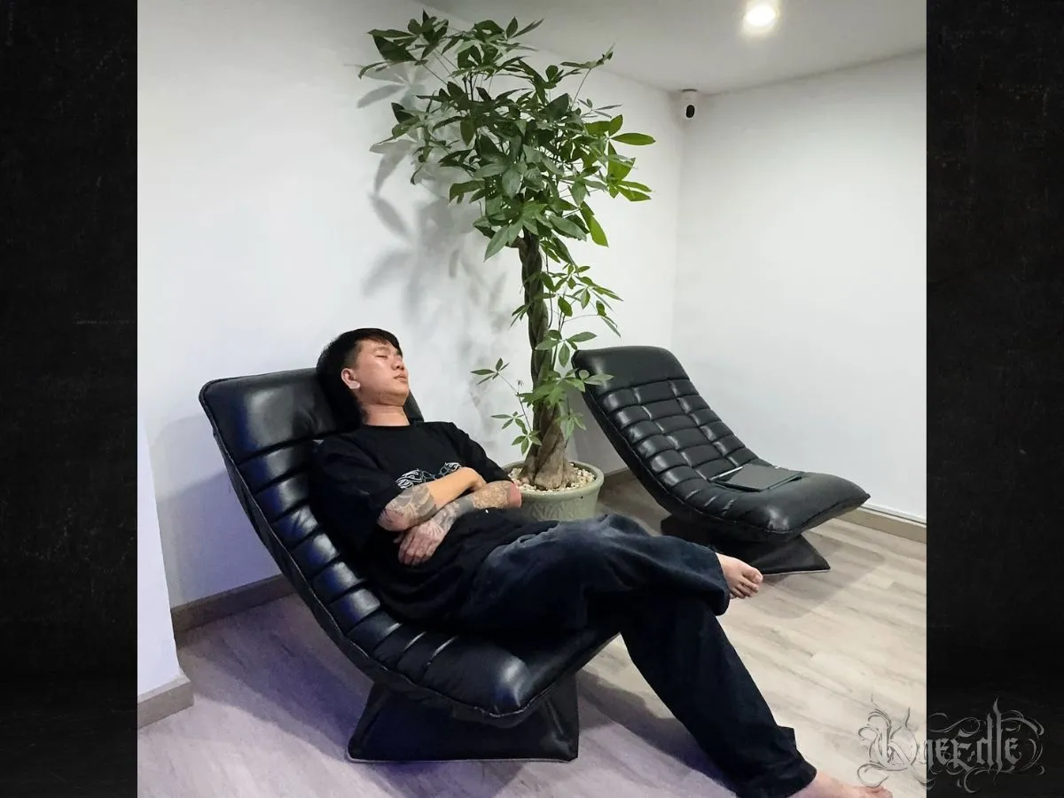 break area qneedle tattoo studio Qneedle -Tattoo - Studio -Hochiminh - Best Tattoo Studio HCM