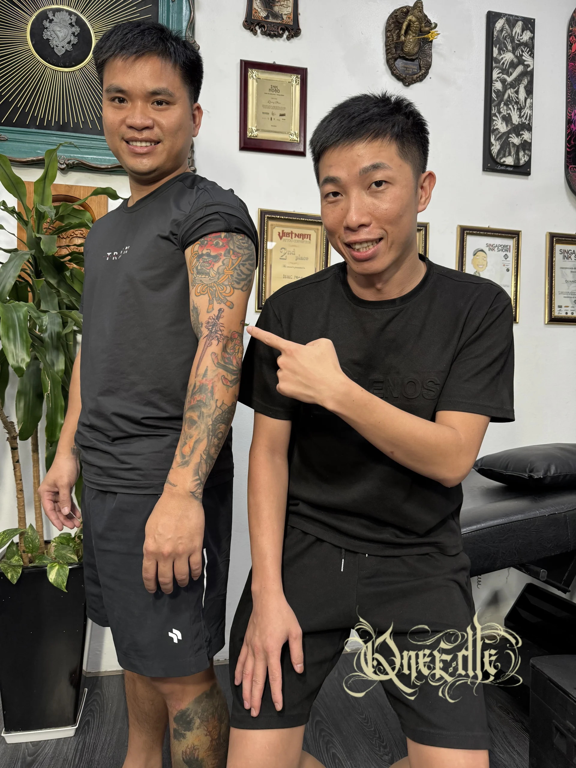 artist Tuan with our clients- Qneedle Studio